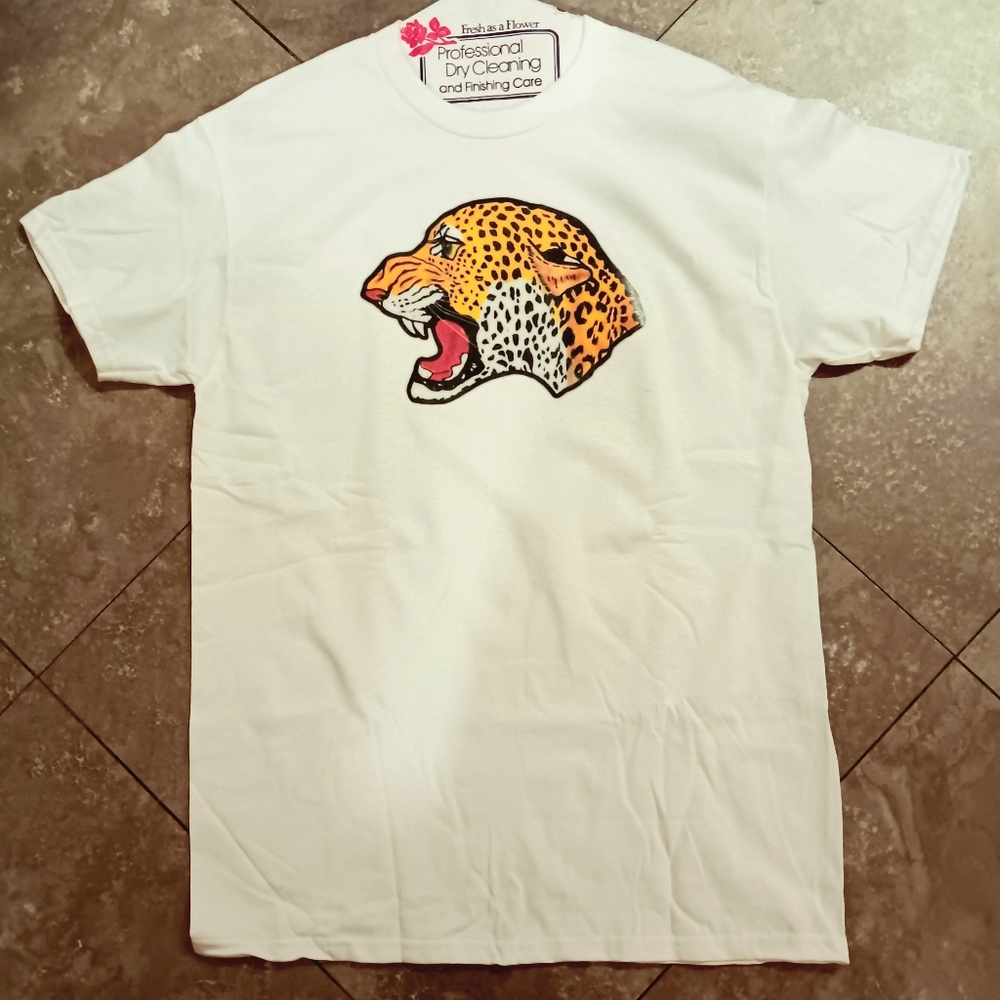 Men's (or Women's) Medium White Leopard Head Tee ☆Totally Bitchin'☆